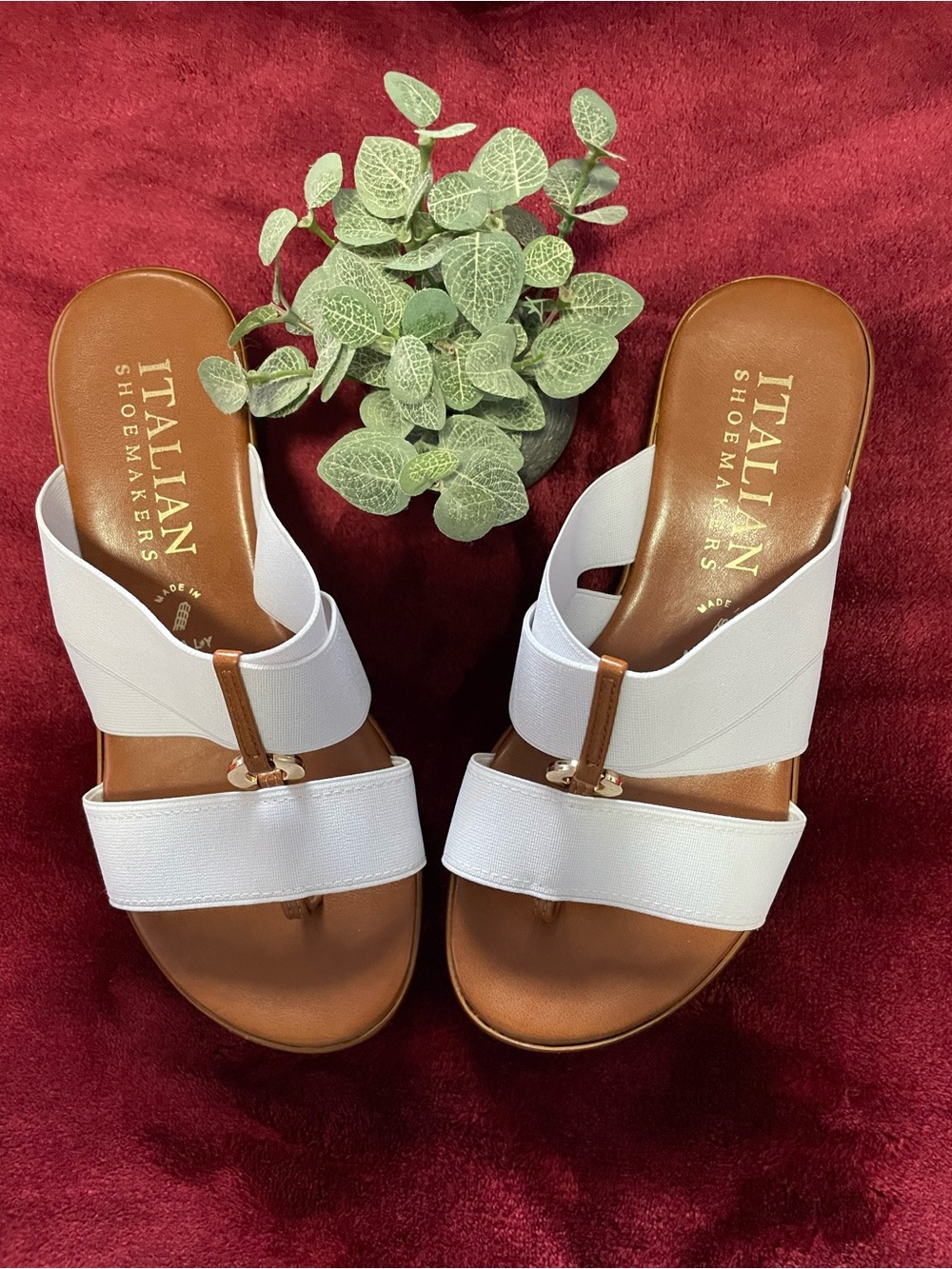 Slip on wedge in wide width